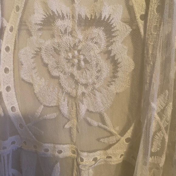 Floral Lace Robe - Picture 2 of 2